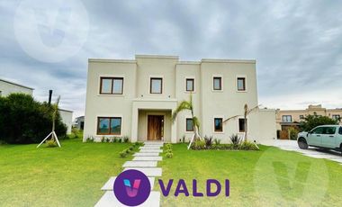Casa en venta - Barrio La Providencia, Canning