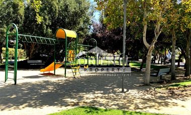 PIEDRA ROJA COND. LAS FLORES A PASOS COLEGIO SAN JOSE