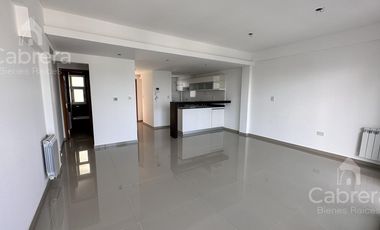 Departamento de dos dormitorios con cochera y baulera en venta