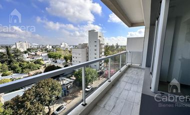 Departamento de dos dormitorios con cochera y baulera en venta