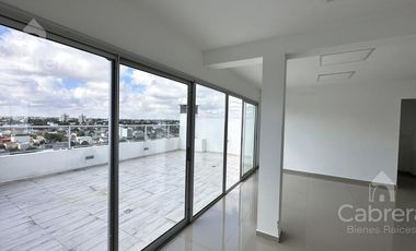 Departamento de dos dormitorios con cochera y baulera en venta