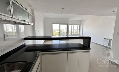 Departamento de dos dormitorios con cochera y baulera en venta