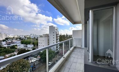 Departamento de dos dormitorios con cochera y baulera en venta