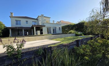 Casa en  Alquiler en Barrancas del Lago - Nordelta