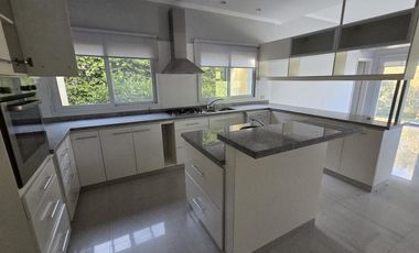 Casa en  Alquiler en Barrancas del Lago - Nordelta