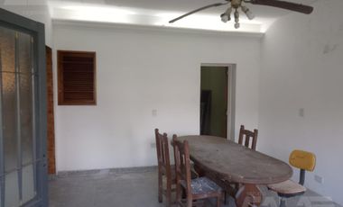 Chalet multifamiliar con amplio jardin y cocheras