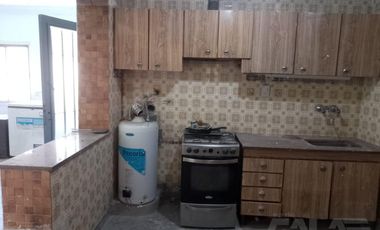 Chalet multifamiliar con amplio jardin y cocheras
