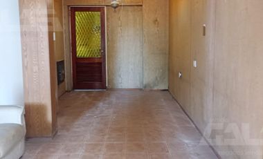 Chalet multifamiliar con amplio jardin y cocheras