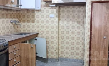 Chalet multifamiliar con amplio jardin y cocheras