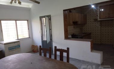 Chalet multifamiliar con amplio jardin y cocheras