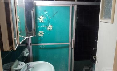 Chalet multifamiliar con amplio jardin y cocheras