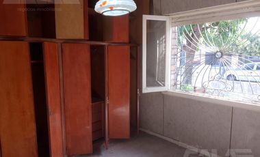 Chalet multifamiliar con amplio jardin y cocheras
