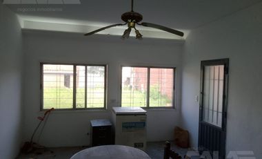 Chalet multifamiliar con amplio jardin y cocheras