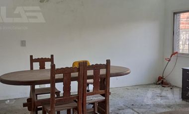 Chalet multifamiliar con amplio jardin y cocheras
