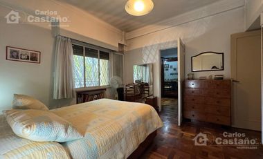 Casa Antigua de Categoría, 6 Amb., en el Bajo de Vte. López