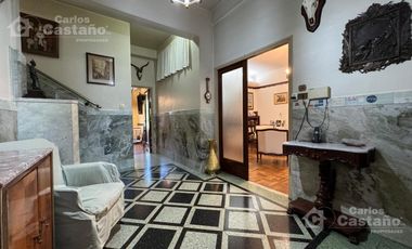 Casa Antigua de Categoría, 6 Amb., en el Bajo de Vte. López