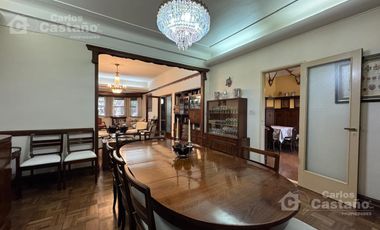 Casa Antigua de Categoría, 6 Amb., en el Bajo de Vte. López