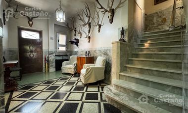 Casa Antigua de Categoría, 6 Amb., en el Bajo de Vte. López