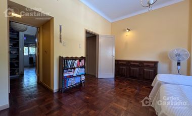 Casa Antigua de Categoría, 6 Amb., en el Bajo de Vte. López