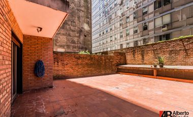 Departamento con gran patio - Recoleta
