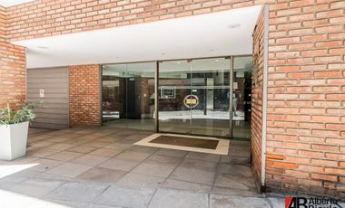 Departamento con gran patio - Recoleta