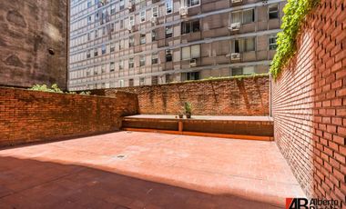 Departamento con gran patio - Recoleta