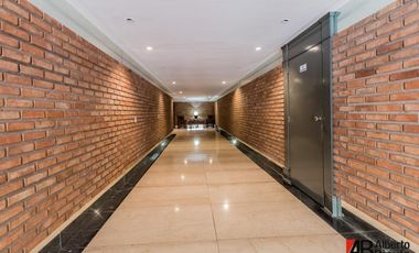 Departamento con gran patio - Recoleta