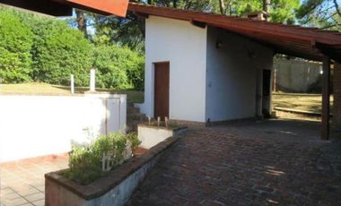 Casa en venta - 3 Dormitorios 2 Baños - Villa Gesell