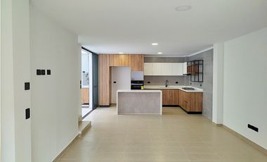 VENTA ULTIMAS UNIDADES CASA CON JACUZZI EN CERRITOS PEREIRA