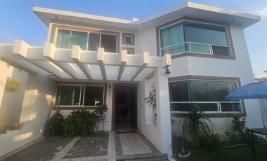Casa en Venta en Fraccionamiento Vergeles de Oaxtepec, Morelos.