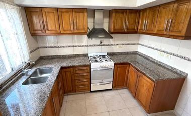 HERMOSO 4 AMBIENTES TRIPLEX!!! CON 2 COCHERAS!!! TERRAZA CON PARRILLA!!