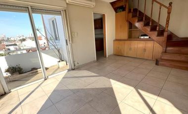 HERMOSO 4 AMBIENTES TRIPLEX!!! CON 2 COCHERAS!!! TERRAZA CON PARRILLA!!