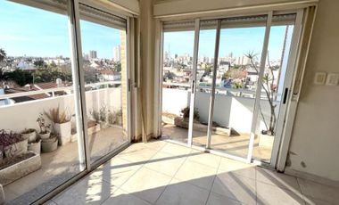 HERMOSO 4 AMBIENTES TRIPLEX!!! CON 2 COCHERAS!!! TERRAZA CON PARRILLA!!