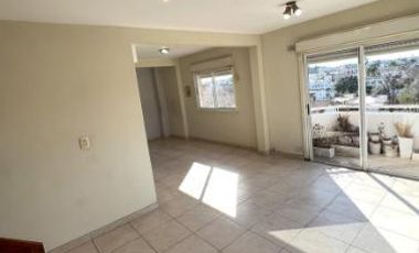 HERMOSO 4 AMBIENTES TRIPLEX!!! CON 2 COCHERAS!!! TERRAZA CON PARRILLA!!