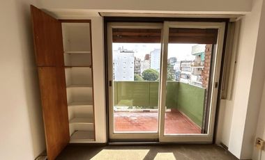 Muy buen departamento de 4 ambientes con balcon al contrafrente y baulera