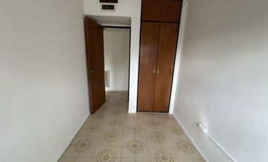 Muy buen departamento de 4 ambientes con balcon al contrafrente y baulera