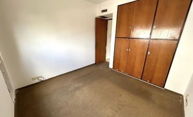 Muy buen departamento de 4 ambientes con balcon al contrafrente y baulera
