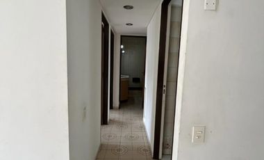 Muy buen departamento de 4 ambientes con balcon al contrafrente y baulera