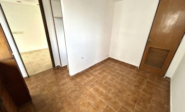 Muy buen departamento de 4 ambientes con balcon al contrafrente y baulera