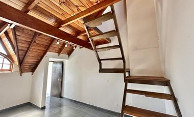 Gran chalet en Venta de 8 amb. Galería. Patio con parrilla. Oficinas ind. Centro Zárate