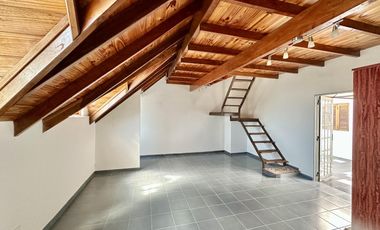 Gran chalet en Venta de 8 amb. Galería. Patio con parrilla. Oficinas ind. Centro Zárate
