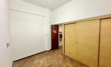 Gran chalet en Venta de 8 amb. Galería. Patio con parrilla. Oficinas ind. Centro Zárate