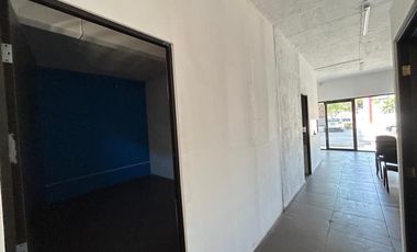 OFICINAS EQUIPADAS EN RENTA FRENTE A HARBOR Y A PASOS DE PERICO