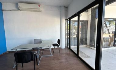 OFICINAS EQUIPADAS EN RENTA FRENTE A HARBOR Y A PASOS DE PERICO