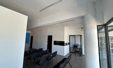 OFICINAS EQUIPADAS EN RENTA FRENTE A HARBOR Y A PASOS DE PERICO