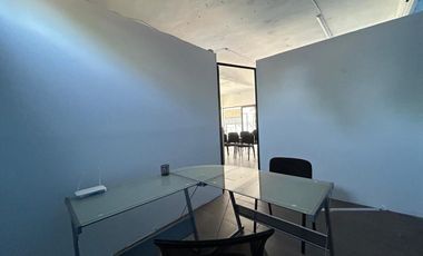 OFICINAS EQUIPADAS EN RENTA FRENTE A HARBOR Y A PASOS DE PERICO