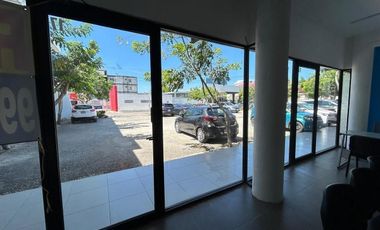 OFICINAS EQUIPADAS EN RENTA FRENTE A HARBOR Y A PASOS DE PERICO