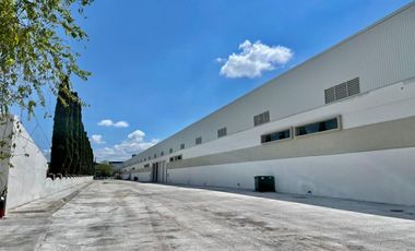 RENTO BODEGA 2,500 m2 AV . CARLOS SALINAS DE GORTARI, APODACA