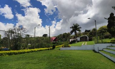 Finca en venta en condominio campestre - Lago Calima El Darién Valle