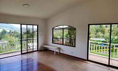 Finca en venta en condominio campestre - Lago Calima El Darién Valle